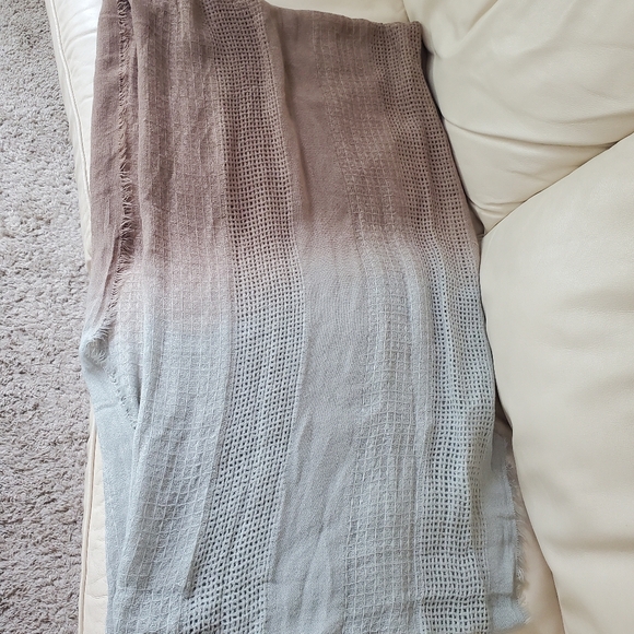 Scarf - Picture 2 of 7